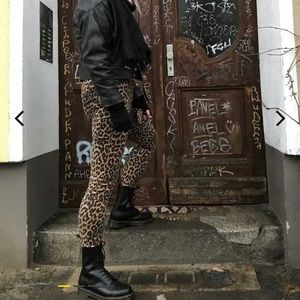 Dr. Martens 1490 SMOOTH LEATHER MID CALF BOOTS